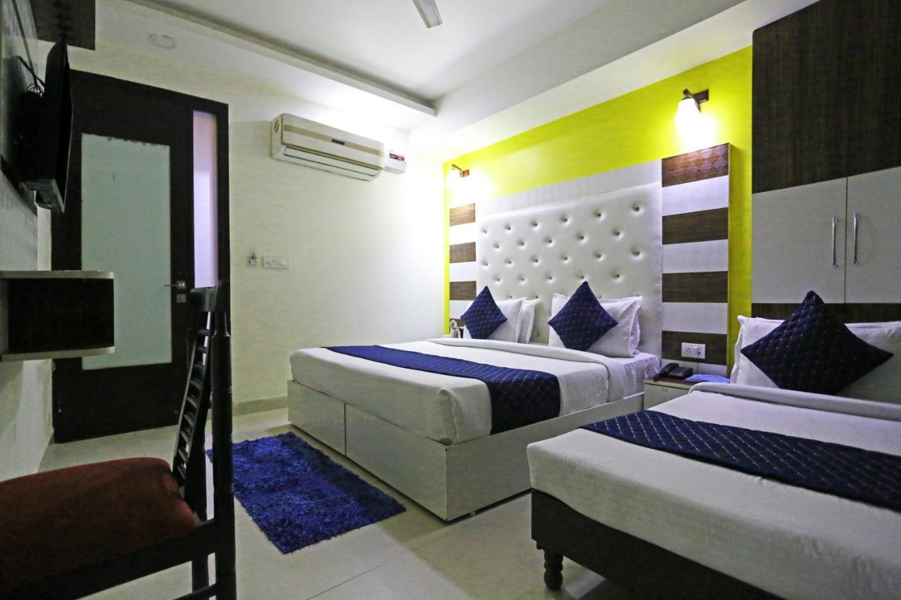 Hotel Star Inn Suite - Delhi Airport Нью-Дели Экстерьер фото
